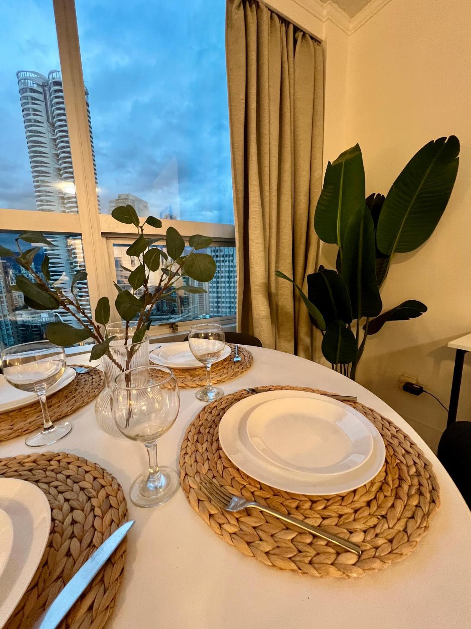 Appartamento Stunning Skyline Views In A Cozy And Stylish Abode Vancouver Esterno foto