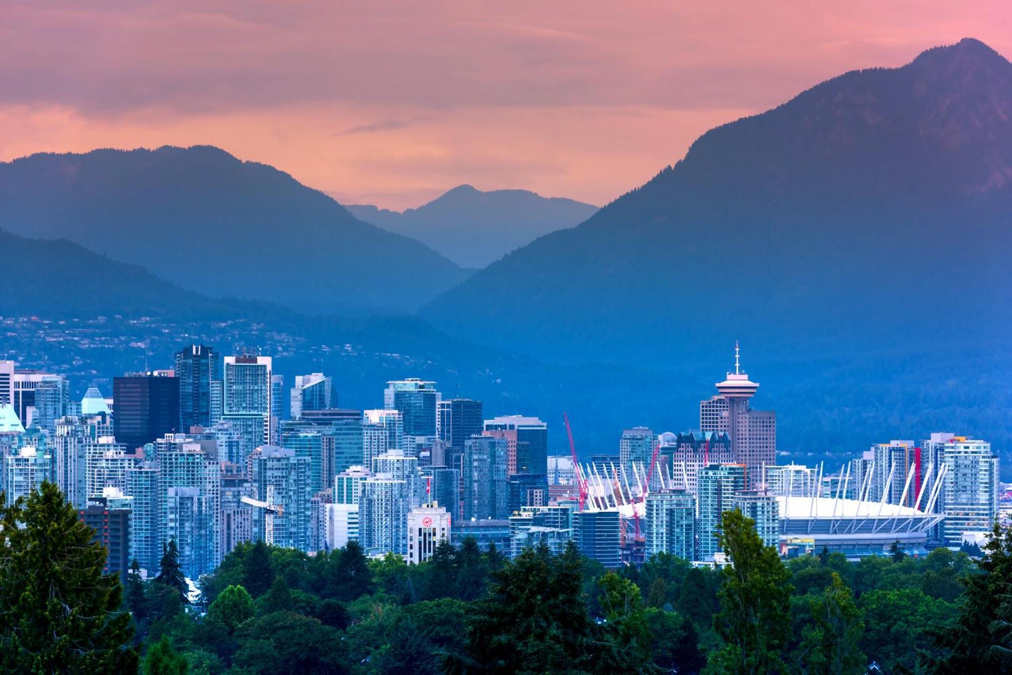 Appartamento Stunning Skyline Views In A Cozy And Stylish Abode Vancouver Esterno foto