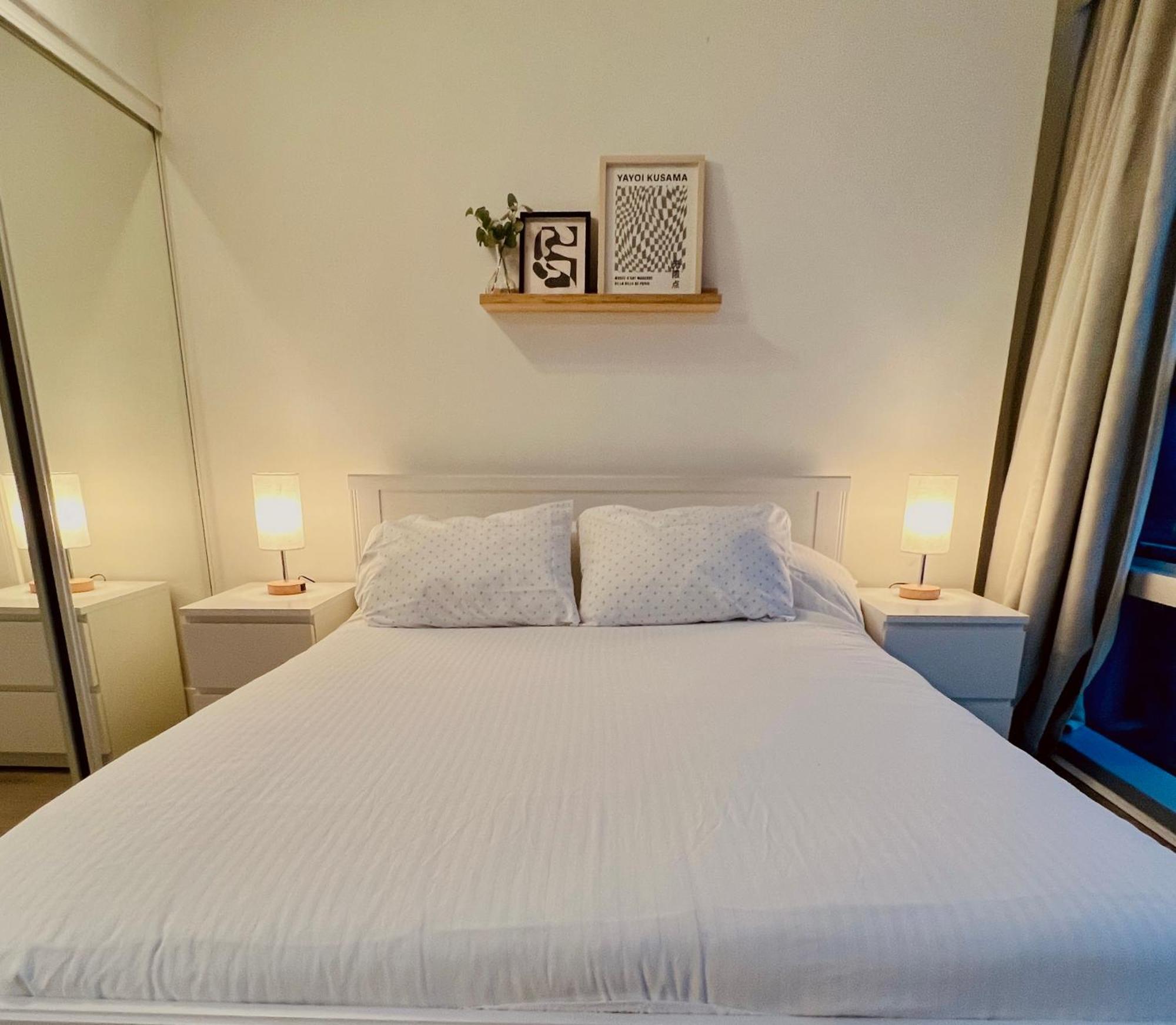 Appartamento Stunning Skyline Views In A Cozy And Stylish Abode Vancouver Esterno foto