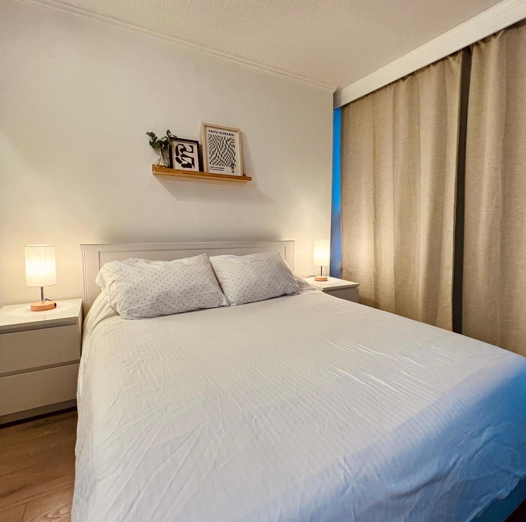 Appartamento Stunning Skyline Views In A Cozy And Stylish Abode Vancouver Esterno foto